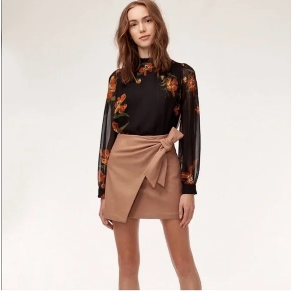 Wilfred (Aritzia) Wrap Mini Wool Blend Fully Lined Skirt Camel Sz 6